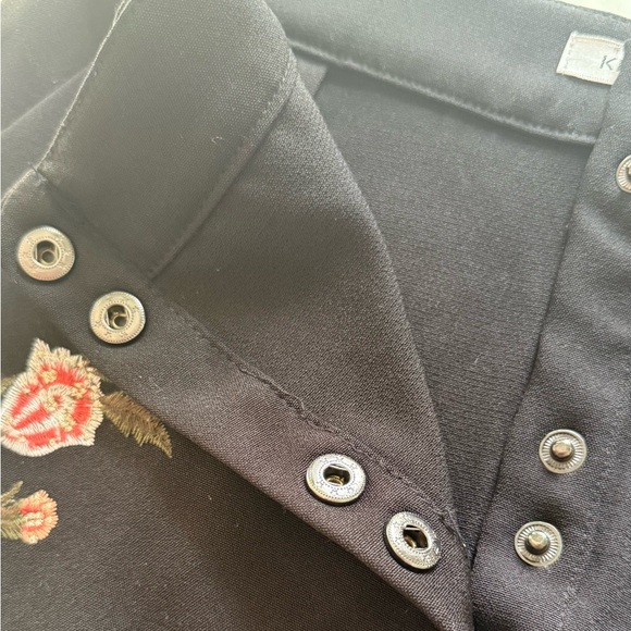 3/$25✨Vintage Black Floral Embroidered High-Waisted Mini Skirt – with pockets - Picture 8 of 12